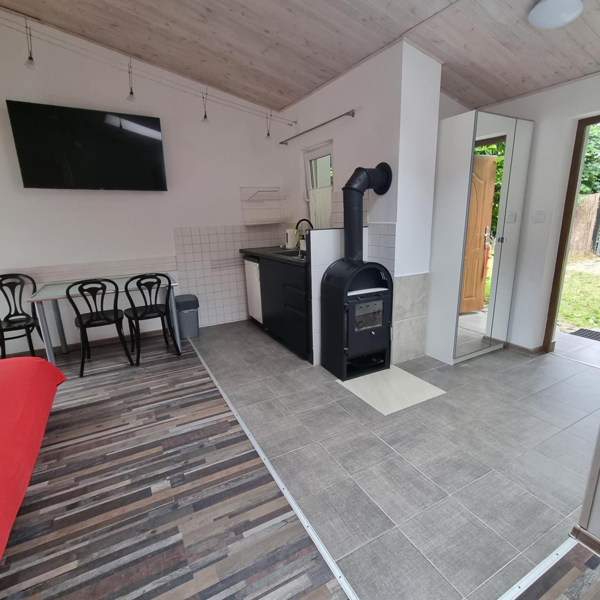 Pokoje I Apartamenty Przy Sosnowej Poddąbie Exteriör bild